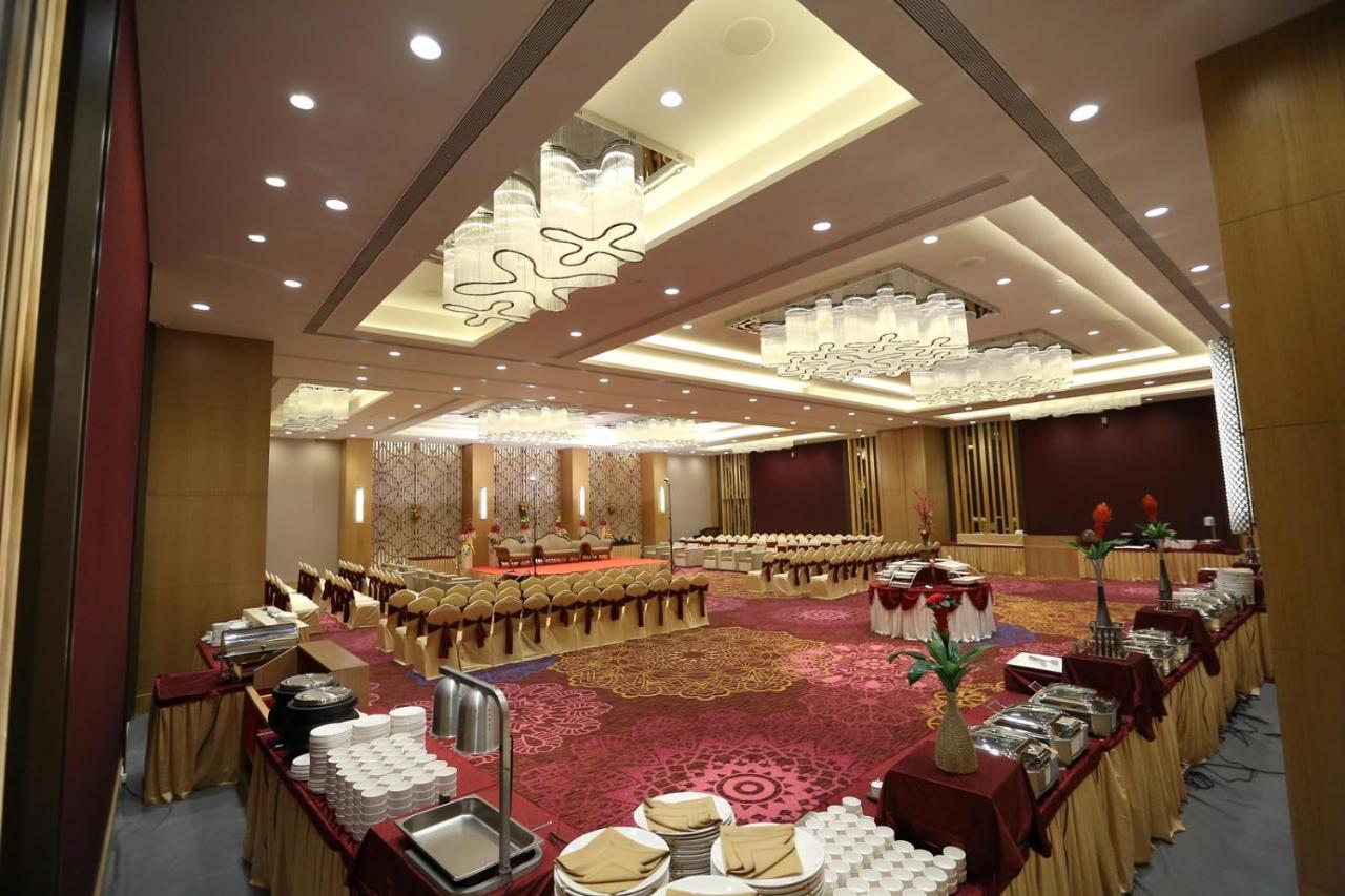 The Imperial Palace Rajkot Eksteriør billede