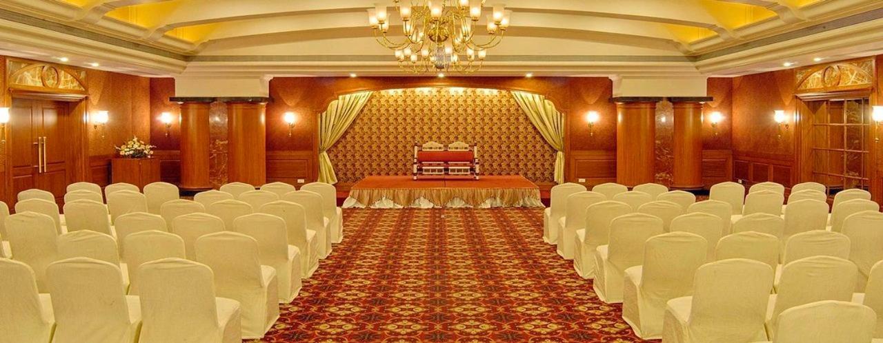 The Imperial Palace Rajkot Eksteriør billede