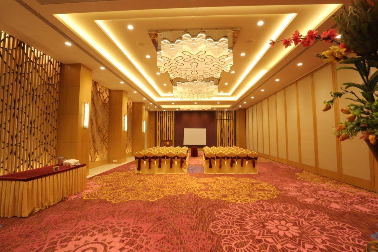 The Imperial Palace Rajkot Eksteriør billede