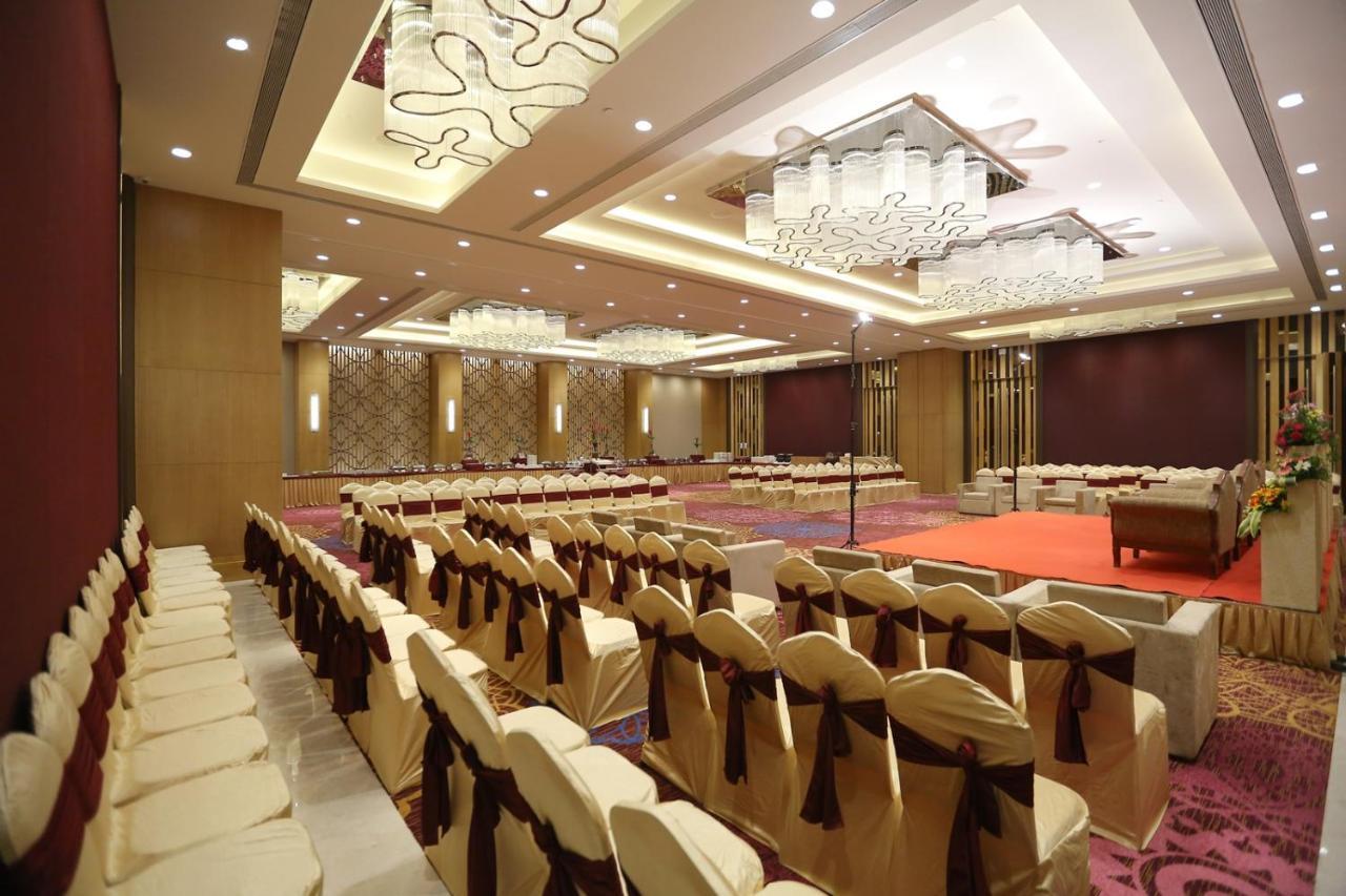 The Imperial Palace Rajkot Eksteriør billede